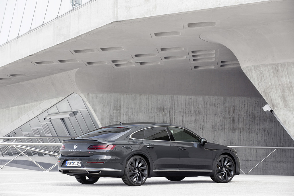 VW Arteon R-Line resim galerisi