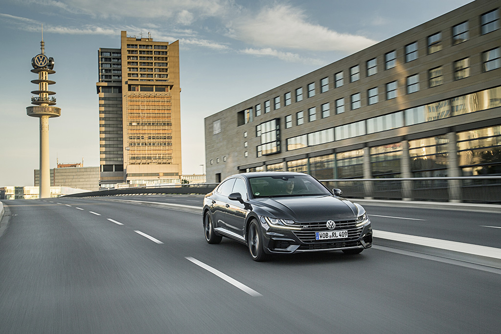 VW Arteon R-Line resim galerisi