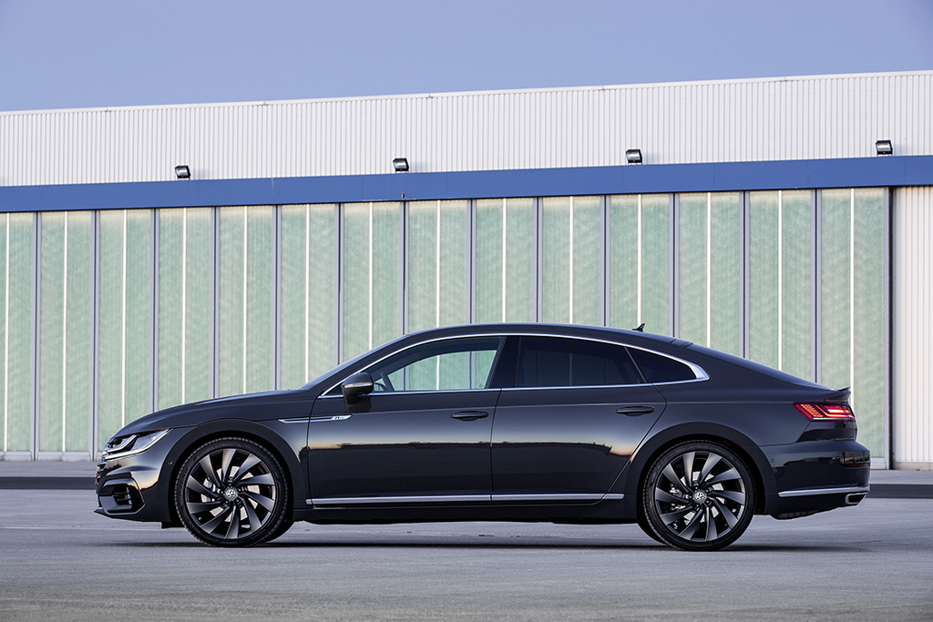 VW Arteon R-Line resim galerisi