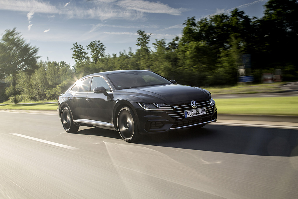 VW Arteon R-Line resim galerisi