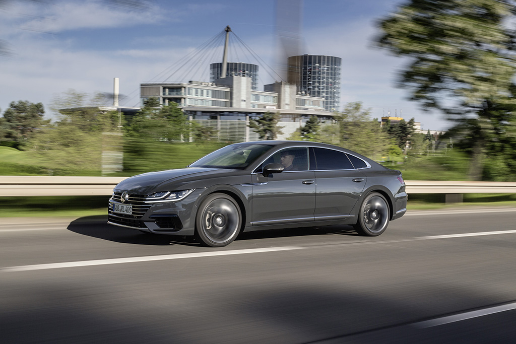 VW Arteon R-Line resim galerisi