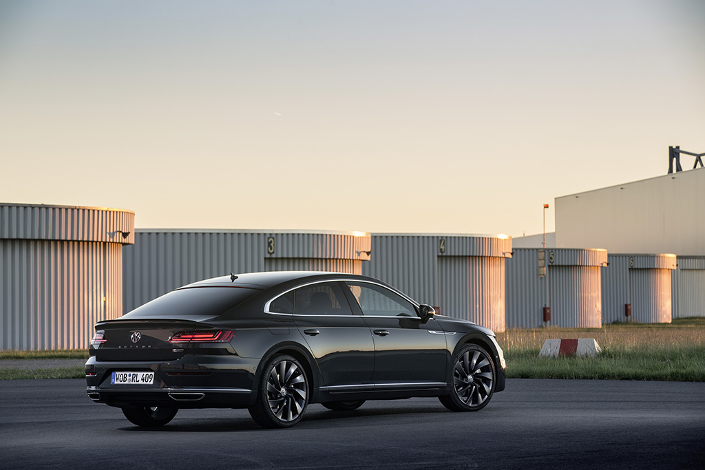 VW Arteon R-Line resim galerisi
