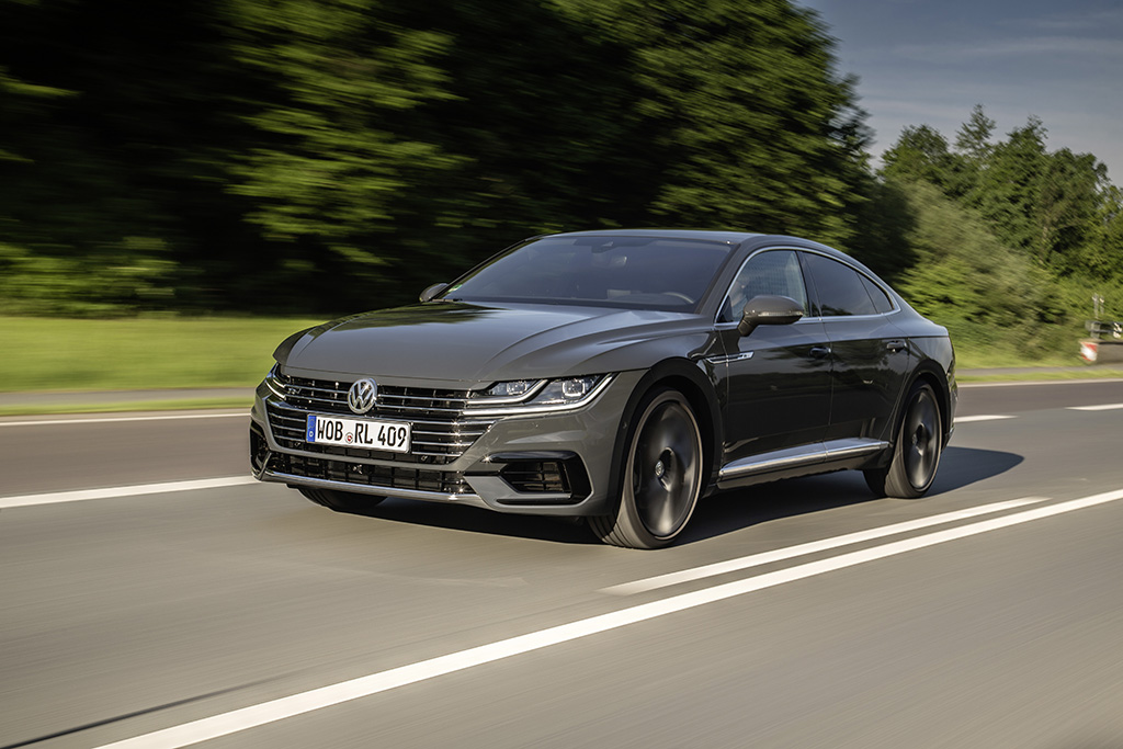 VW Arteon R-Line resim galerisi
