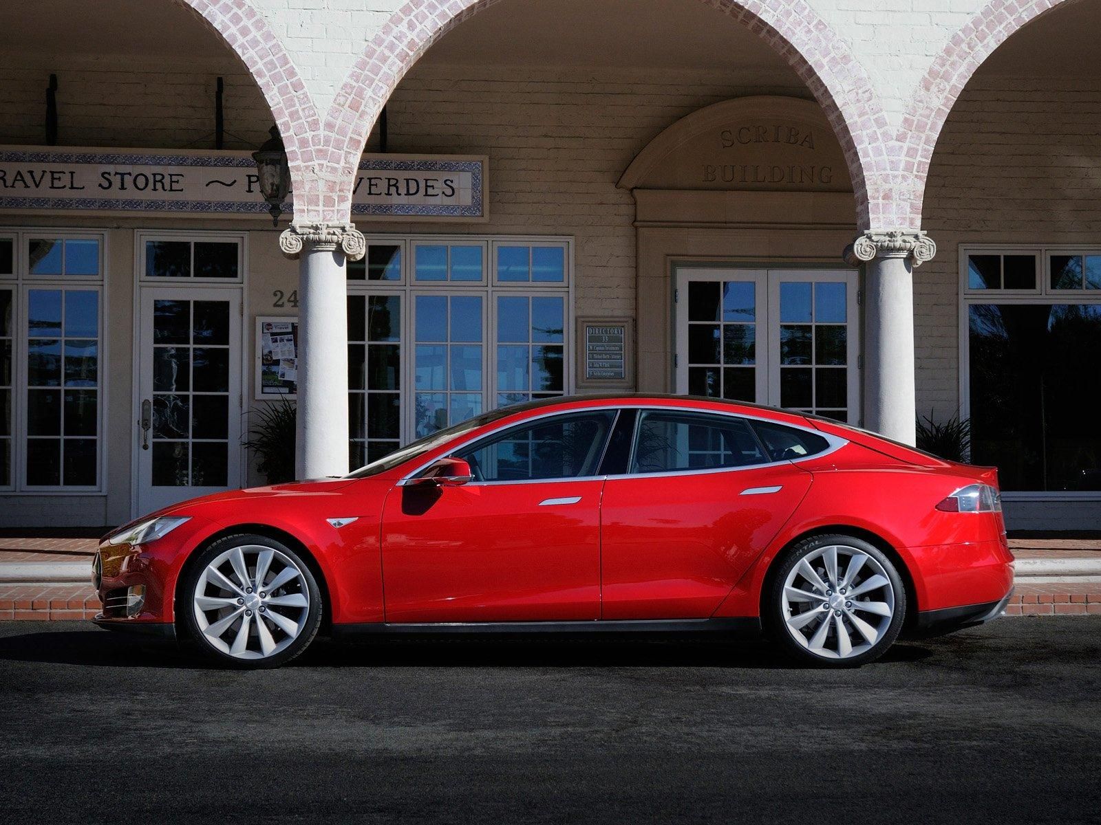 TESLA MODEL S RESM GALERS