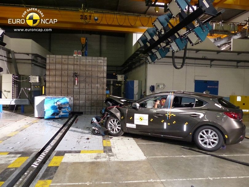 YEN MAZDA 3 EURONCAP ARPIMA GVENLK RESM GALERS