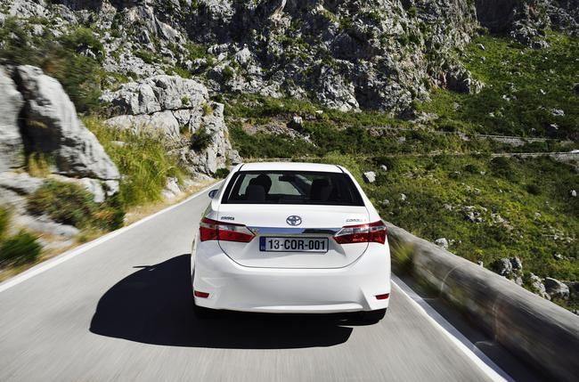 YEN TOYOTA COROLLA AYRINTILI RESM GALERS