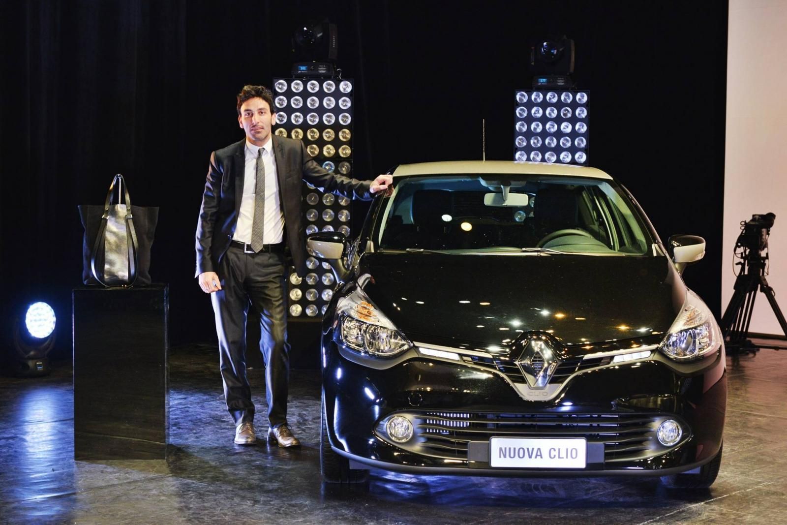 RENAULT CLO COSTUME NATONAL RESM GALERS