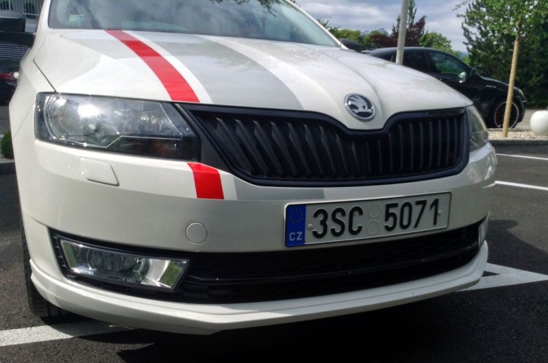SKODA RAPD RED - GREY RESM GALERS