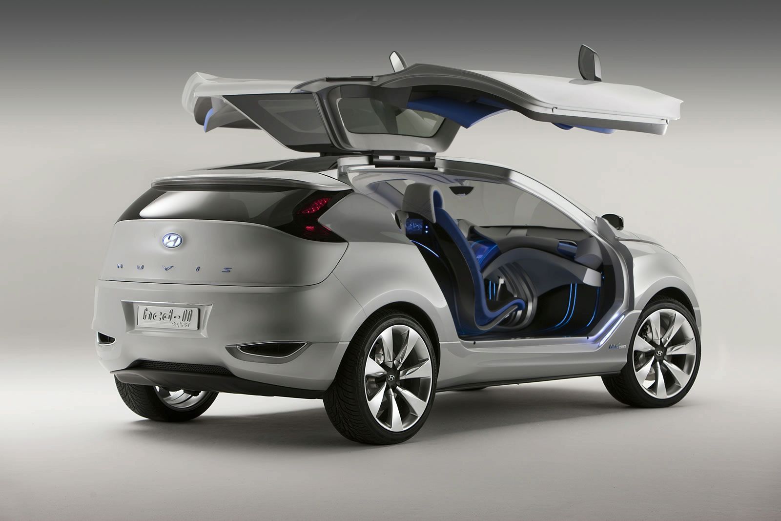 HYUNDA NUVS CONCEPT GALER