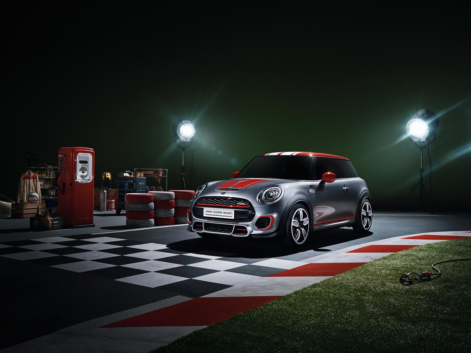 YEN 2014 MN JOHN COOPER WORKS KONSEPT RESM GALERS