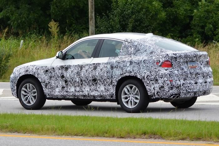 YEN BMW X4 RETM VERSYONU KAMUFLAJLI RESM GALERS