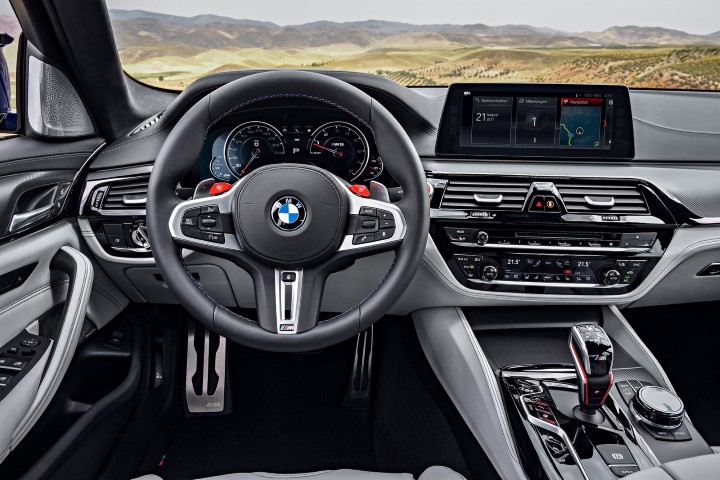2018 BMW M5 resim galerisi