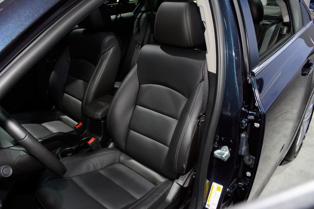 YEN MAKYAJLI CHEVROLET CRUZE NEW YORK FUARI RESM GALERS
