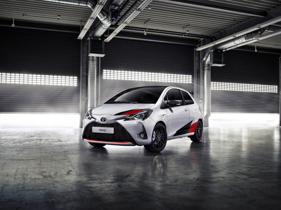 Toyota C-HR Hy-Power Konsepti ve Yeni Land Cruiser resim galerisi