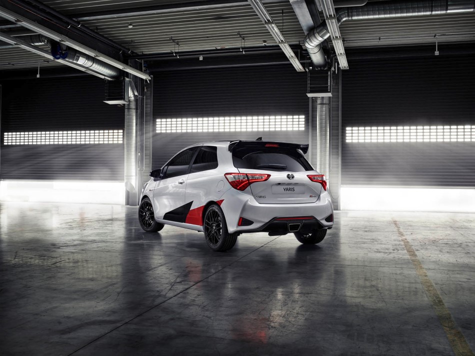 Toyota C-HR Hy-Power Konsepti ve Yeni Land Cruiser resim galerisi