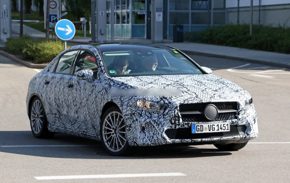 Mercedes A-Serisi Sedan prototip resim galerisi