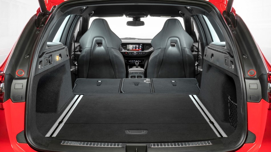 Yeni Opel Insignia GSi Sports Tourer resim galerisi