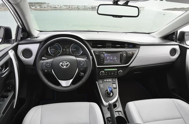 YEN TOYOTA AURS TOURNG SPORTS RESM FOTORAF GALERS