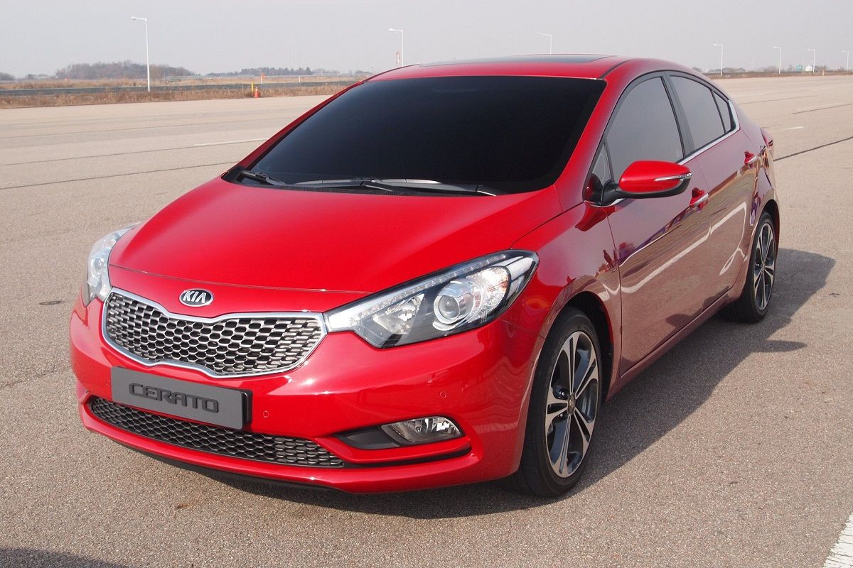 YEN KA CEE'D SEDAN; CERATO RESM GALERS 2