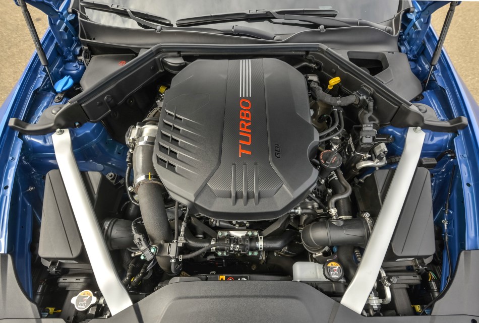 Yeni Kia Stinger V6 resim galerisi