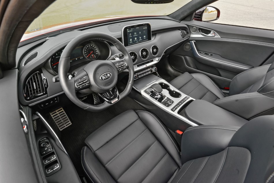 Yeni Kia Stinger V6 resim galerisi
