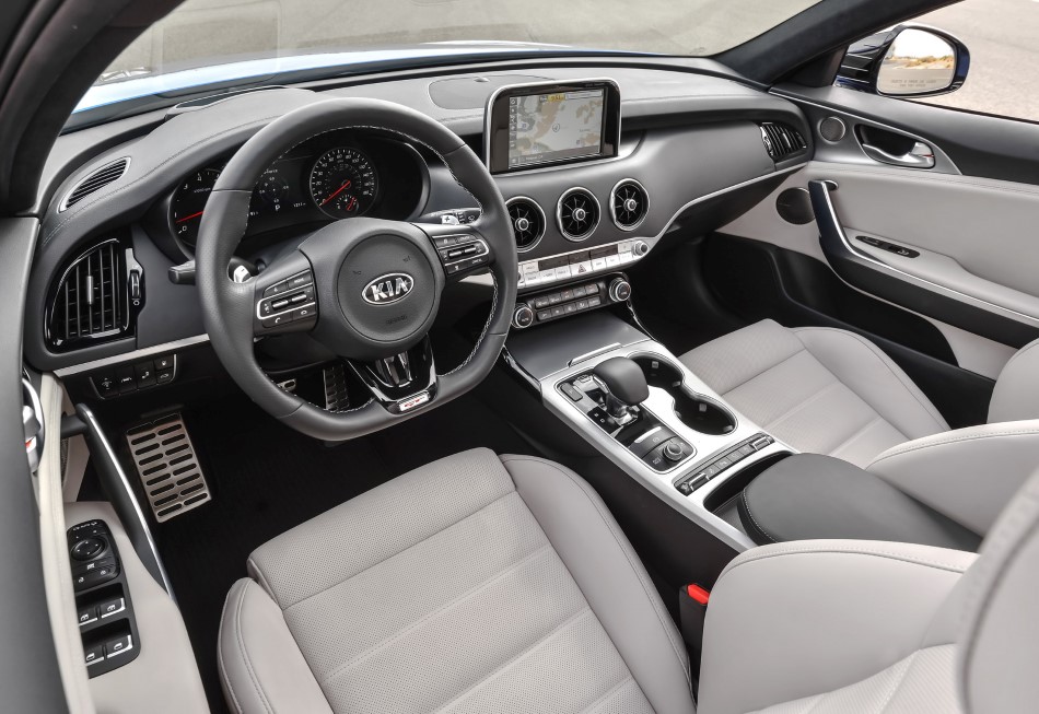Yeni Kia Stinger V6 resim galerisi