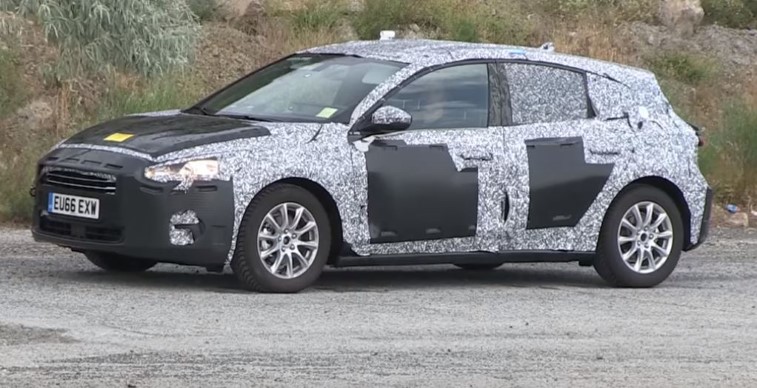 Yeni Ford Focus hatchback ve sedan casus fotoraflar - resim galerisi