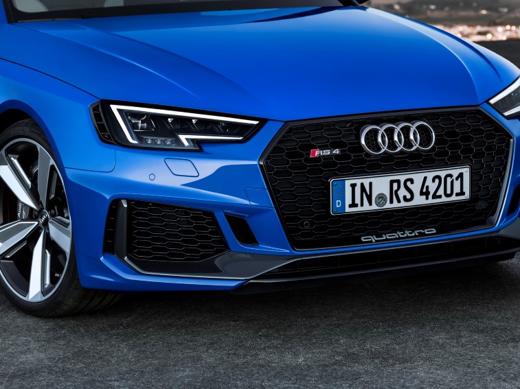 Audi RS4 Avant resim galerisi (03.11.2017)