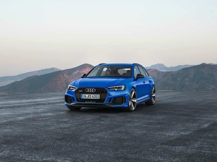 Audi RS4 Avant resim galerisi (03.11.2017)