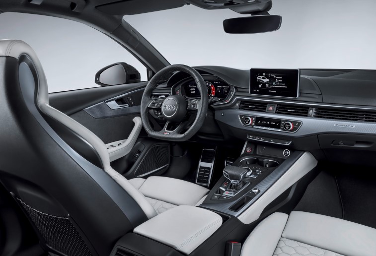 Audi RS4 Avant resim galerisi (03.11.2017)