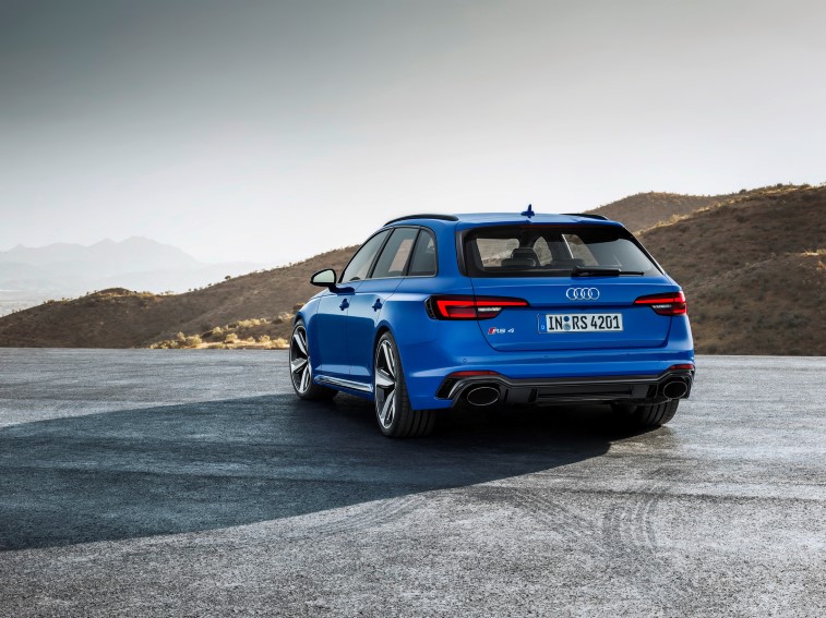 Audi RS4 Avant resim galerisi (03.11.2017)