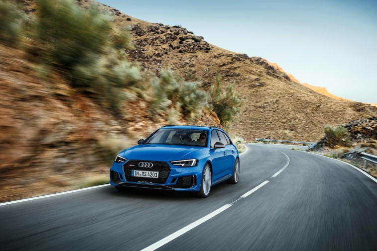 Audi RS4 Avant resim galerisi (03.11.2017)