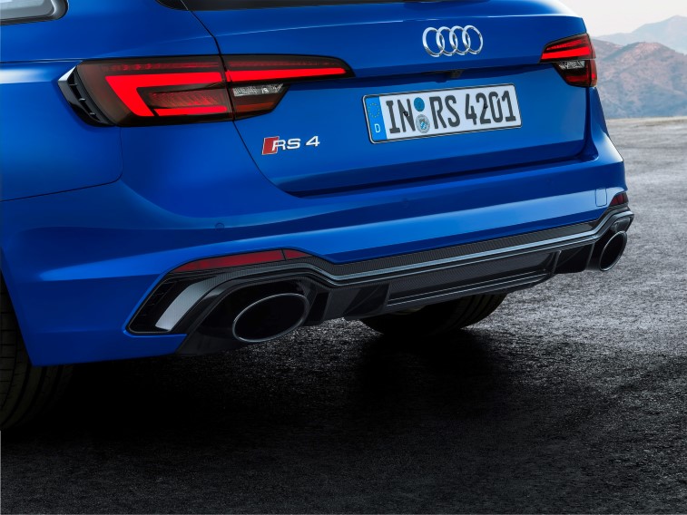 Audi RS4 Avant resim galerisi (03.11.2017)