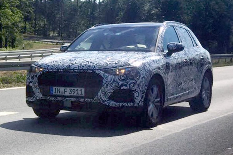 2018 Audi Q3 SUV resim galerisi
