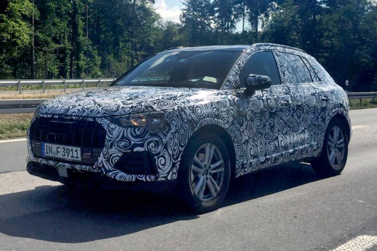 2018 Audi Q3 SUV resim galerisi