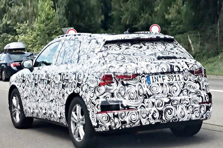 2018 Audi Q3 SUV resim galerisi