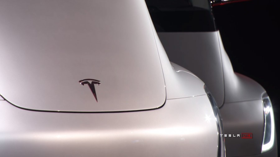 Tesla Semi resim galerisi
