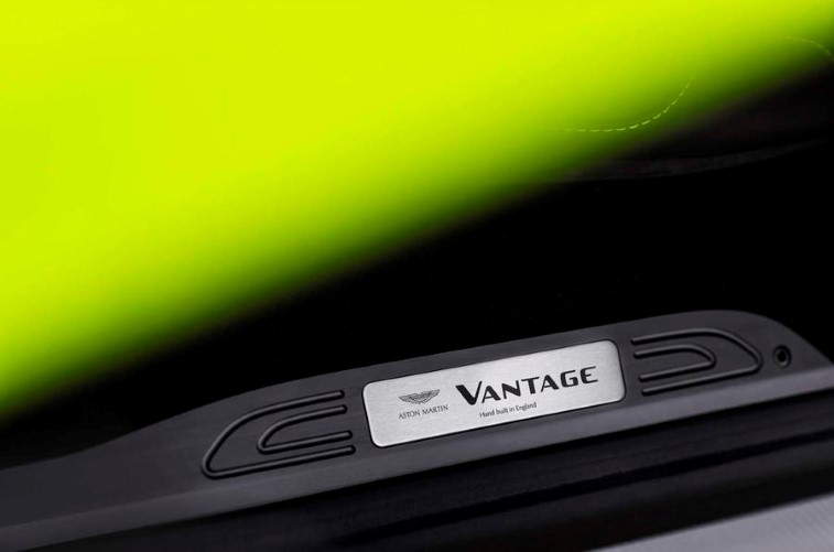 2018 Aston Martin Vantage resim galerisi (22.11.2017)