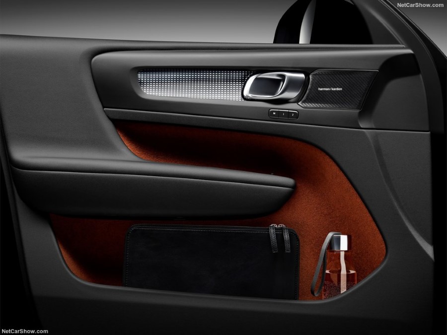2018 Volvo XC40 resim galerisi (27.11.2017)