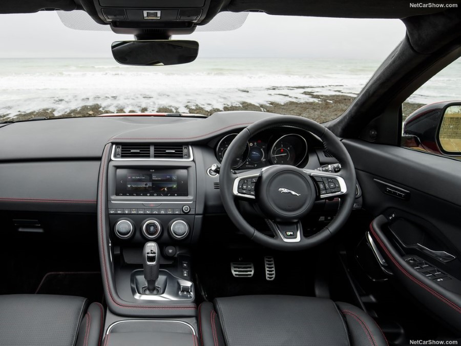 2018 Jaguar E-Pace resim galerisi (27.11.2017)
