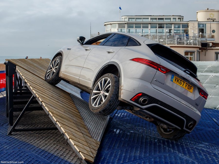 2018 Jaguar E-Pace resim galerisi (27.11.2017)