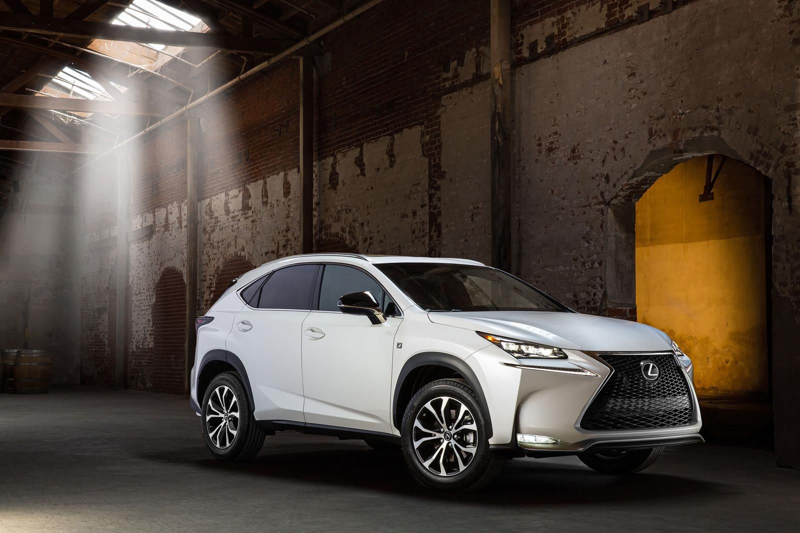 YEN 2015 LEXUS NX DETAYLI RESM GALERS