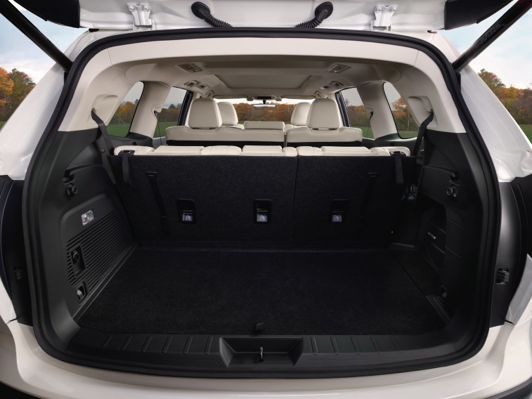 2019 Subaru Ascent resim galerisi (30.11.2017)