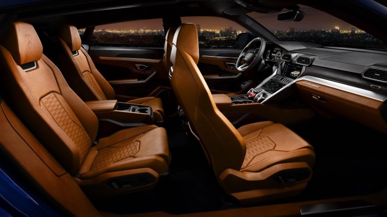 Lamborghini Urus resim galerisi (06.12.2017)