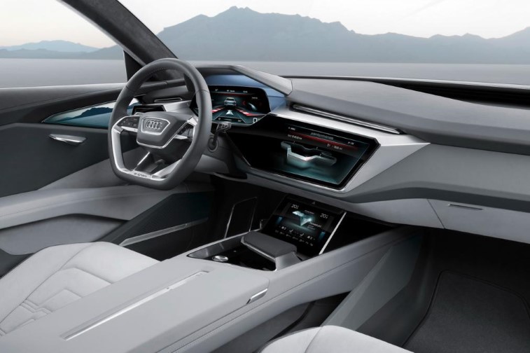 2018 Audi e-tron SUV resim galerisi (15.12.2017)