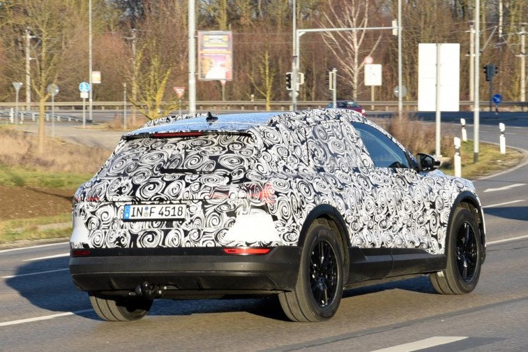 2018 Audi e-tron SUV resim galerisi (15.12.2017)