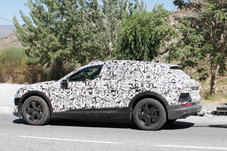 2018 Audi e-tron SUV resim galerisi (15.12.2017)