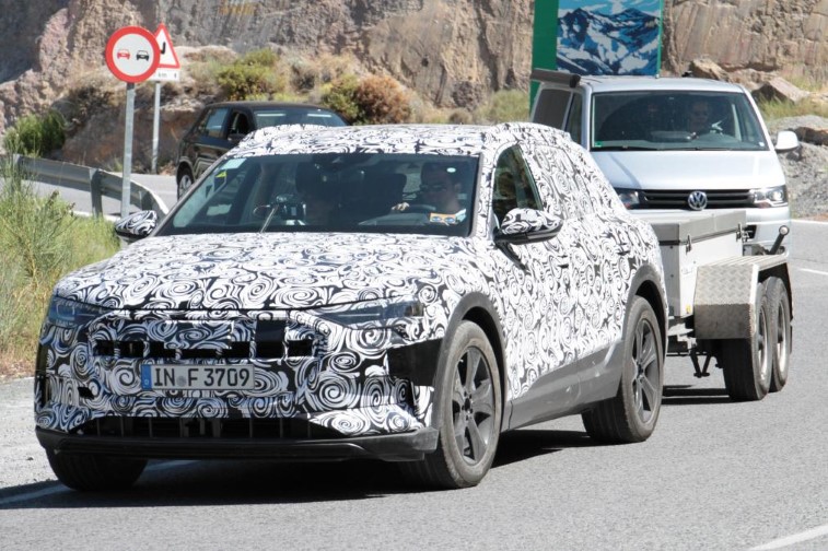 2018 Audi e-tron SUV resim galerisi (15.12.2017)