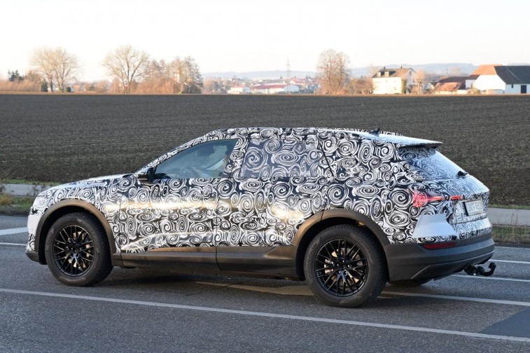 2018 Audi e-tron SUV resim galerisi (15.12.2017)