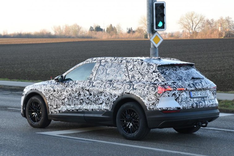 2018 Audi e-tron SUV resim galerisi (15.12.2017)